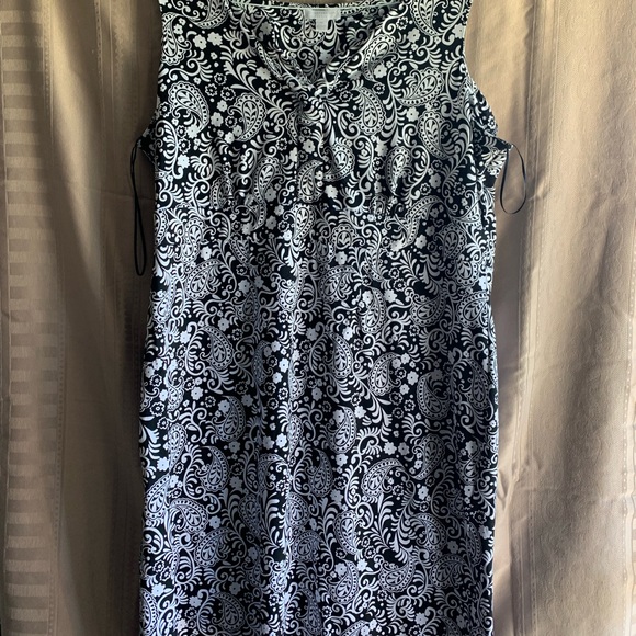 Plus size Sleeveless Dress - Picture 3 of 4